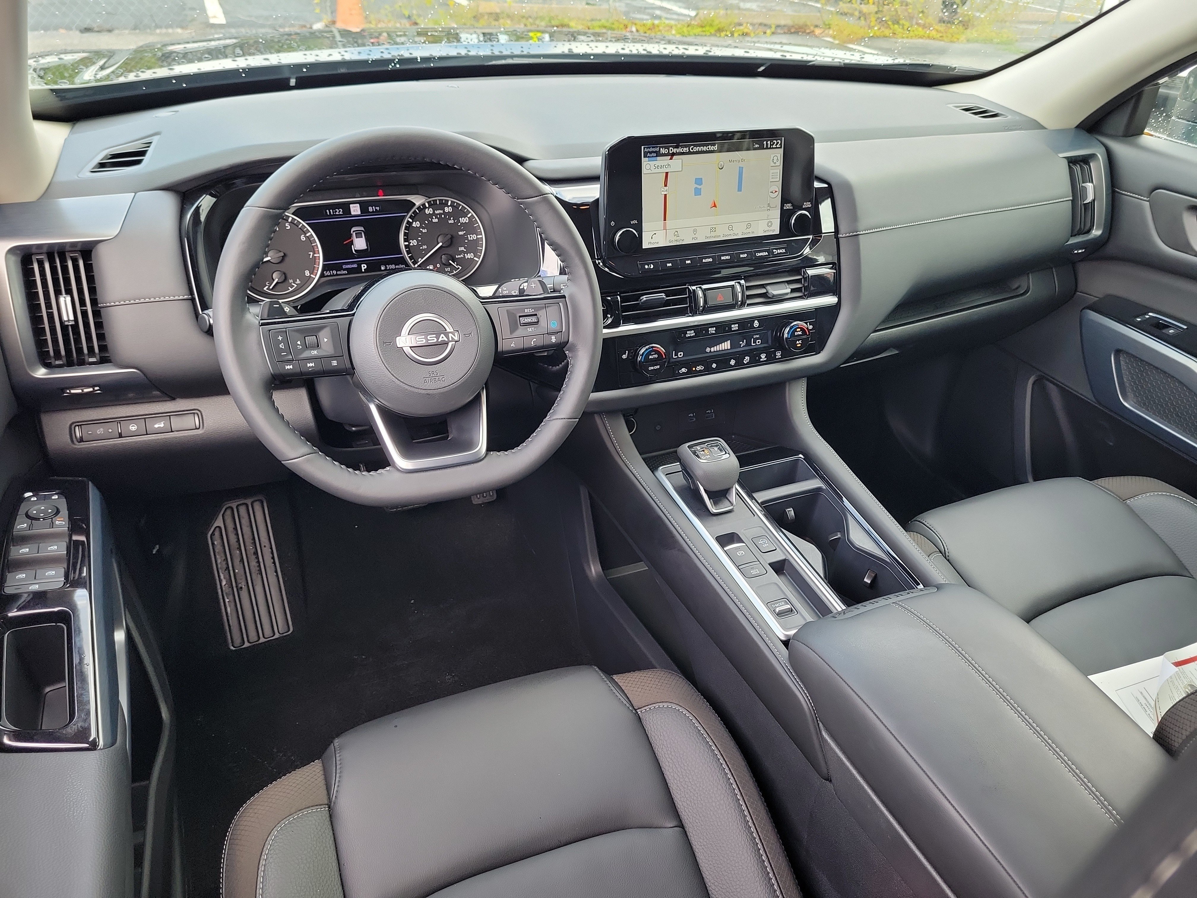 Certified 2025 Nissan Pathfinder SL w/ Black Appearance Package FWD image 17