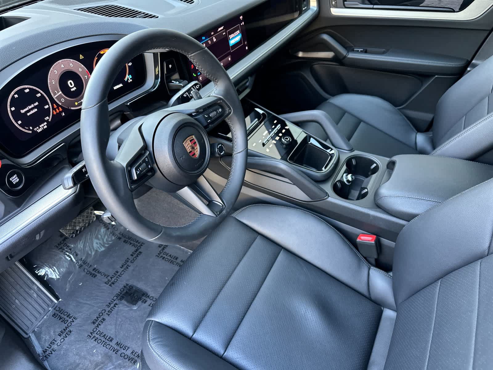 Certified 2025 Porsche Cayenne AWD/4WD image 4