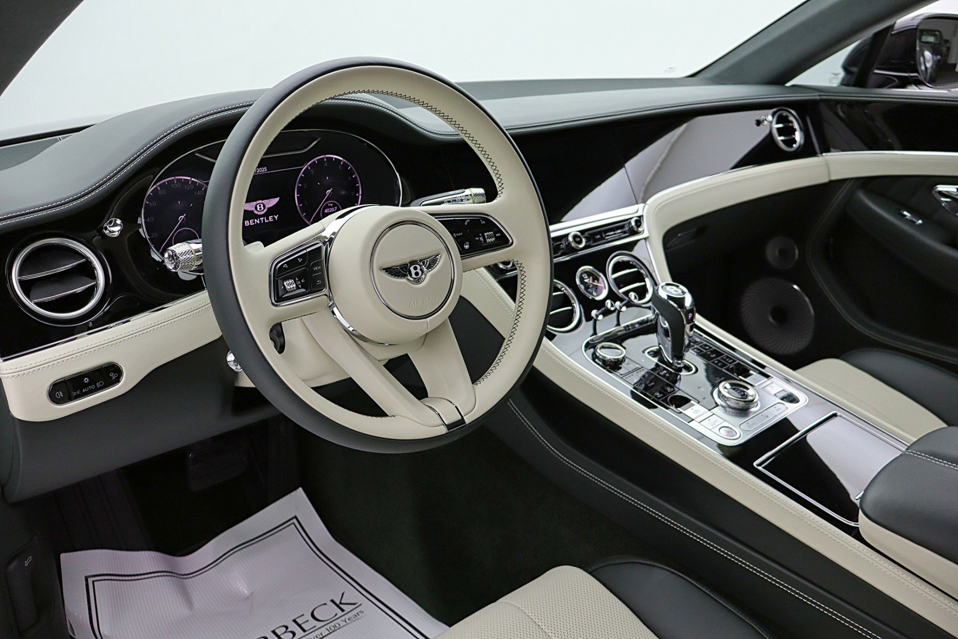 Used 2024 Bentley Continental GT image 28