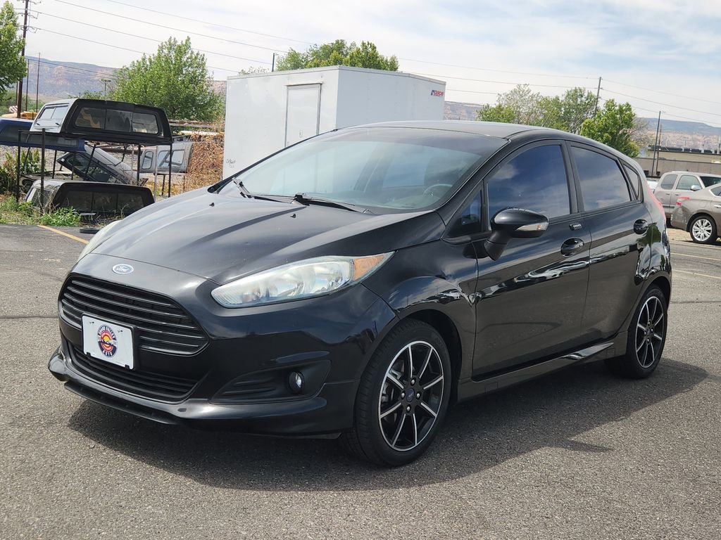 Used 2016 Ford Fiesta SE w/ SE Black Package FWD image 10