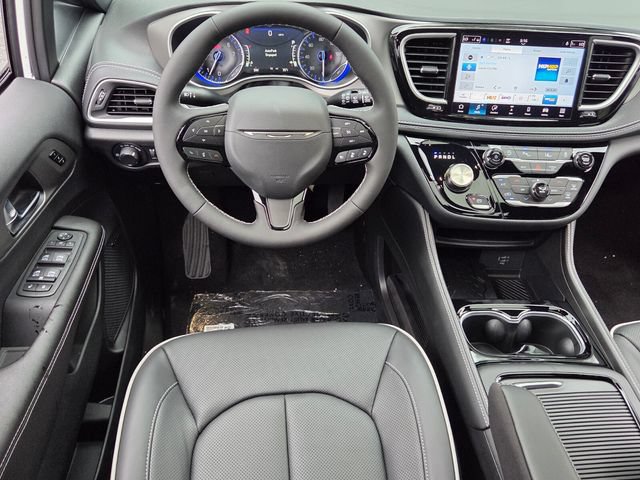 New 2027 Chrysler Pacifica Limited w/ S Appearance Package FWD image 14