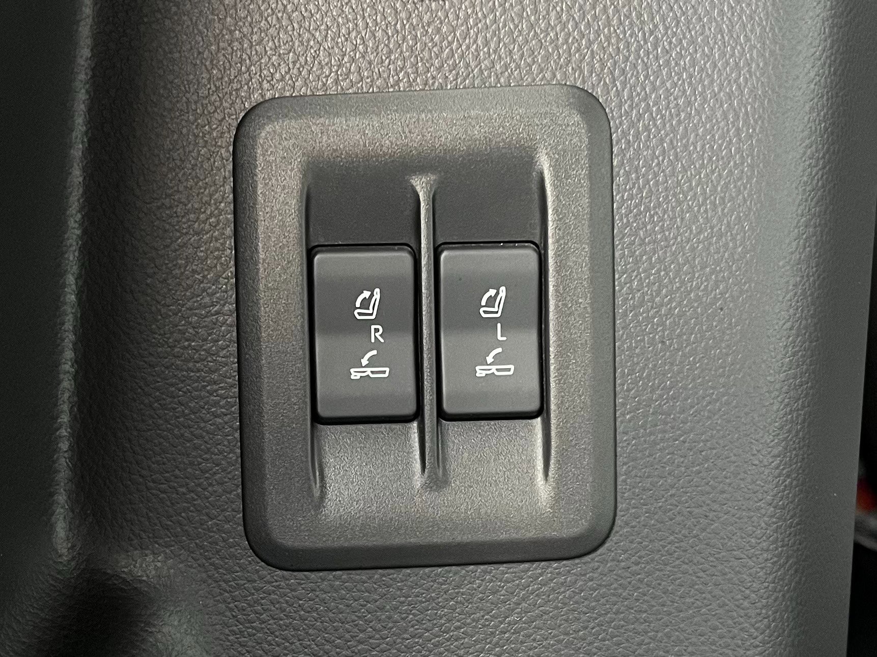 Used 2024 Lexus GX 550 w/ Accessory Package (Z1) image 43