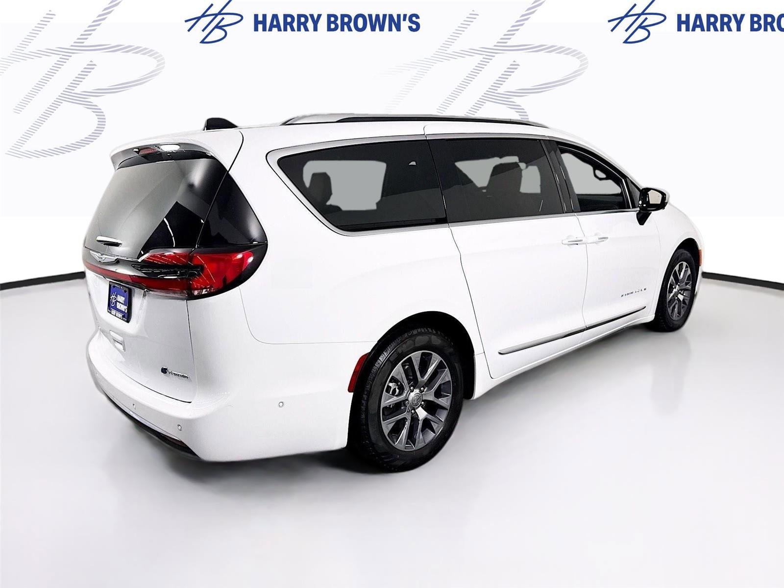 Used 2023 Chrysler Pacifica Pinnacle image 35