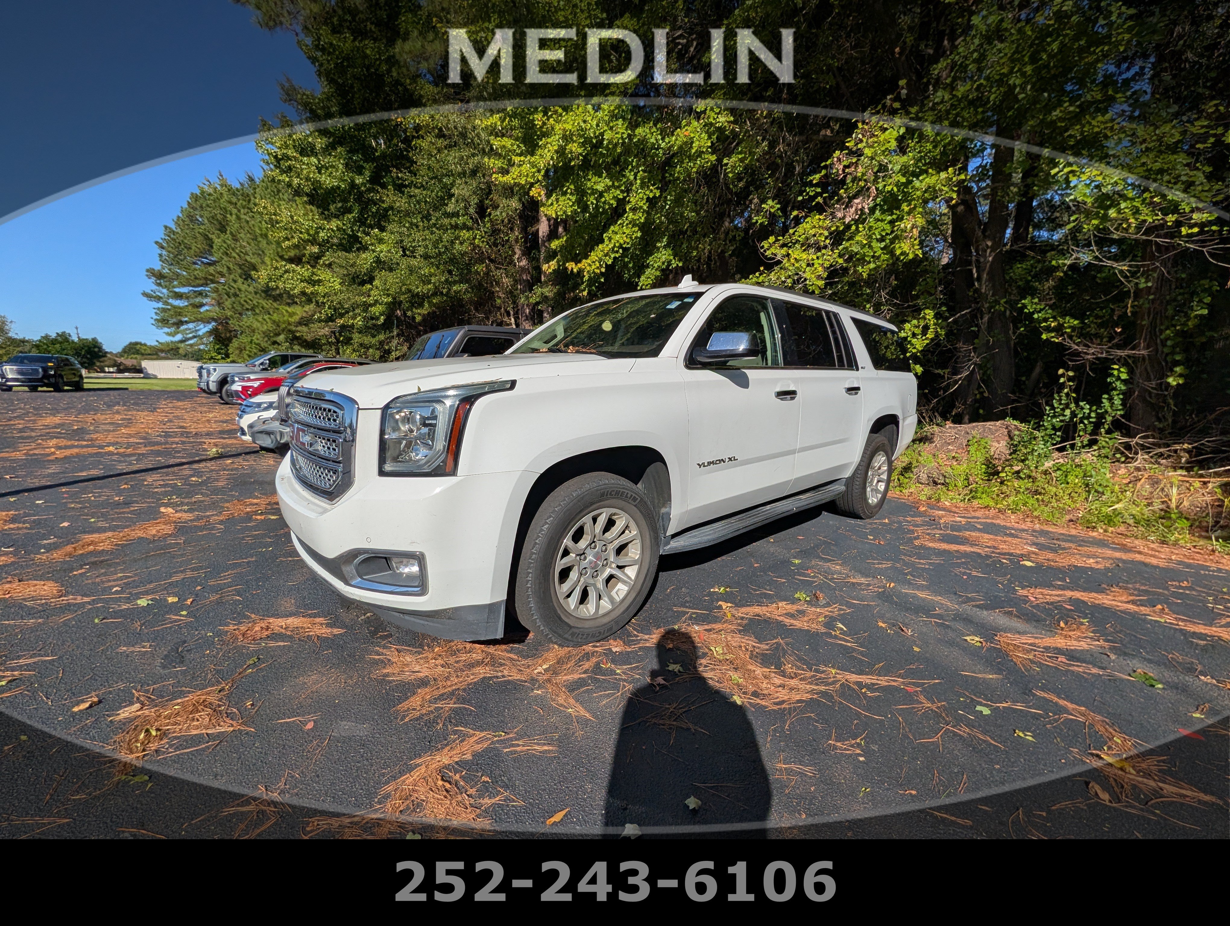 Used 2019 GMC Yukon XL SLT RWD image 1