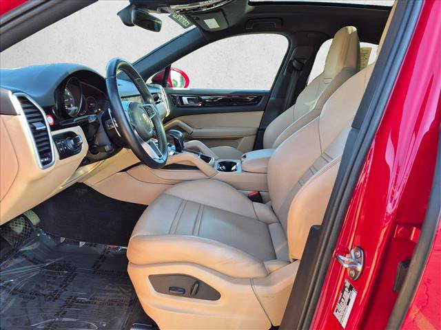 Used 2023 Porsche Cayenne Coupe AWD/4WD image 17