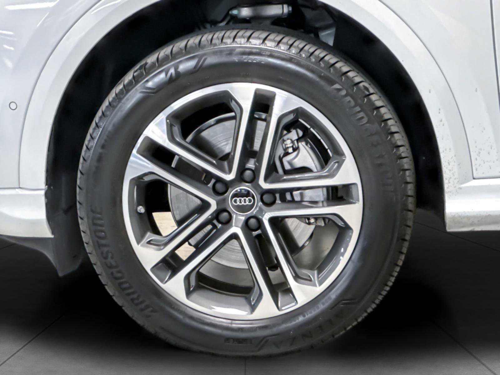 Certified 2025 Audi Q5 Premium w/ Convenience Package image 26