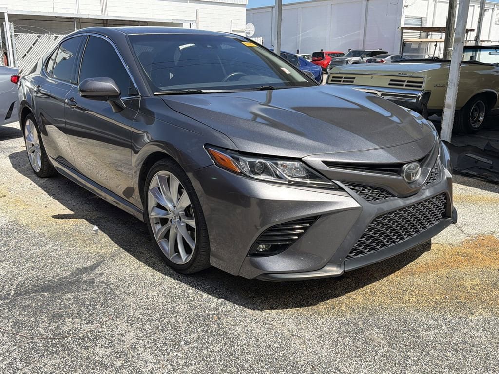 Used 2019 Toyota Camry SE FWD video 1