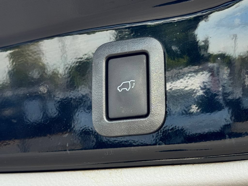 Used 2019 Toyota Highlander XLE FWD image 20