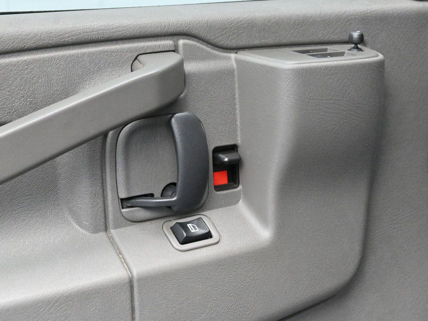 Used 2022 Chevrolet Express 2500 w/ Driver Convenience Package image 13