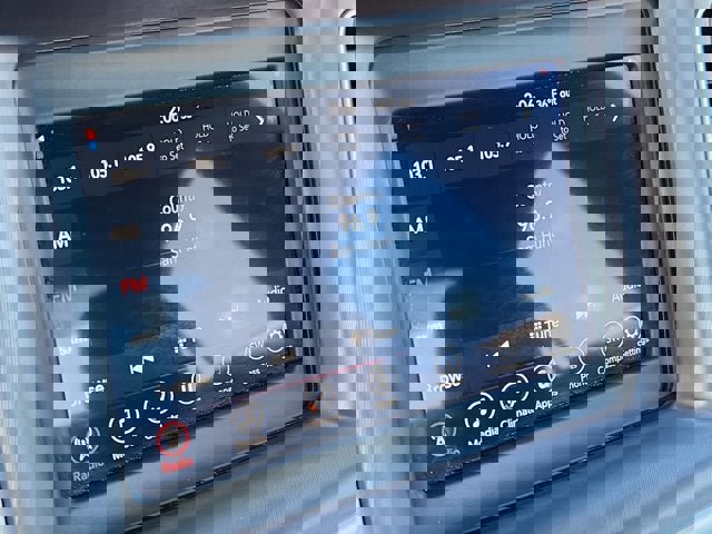 Used 2022 Dodge Charger SXT image 18