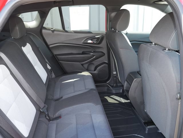 Used 2026 Chevrolet Trax RS FWD image 24