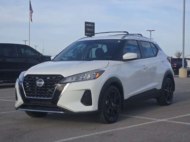 Used 2024 Nissan Kicks SV w/ Interior Electronics Package FWD image 3