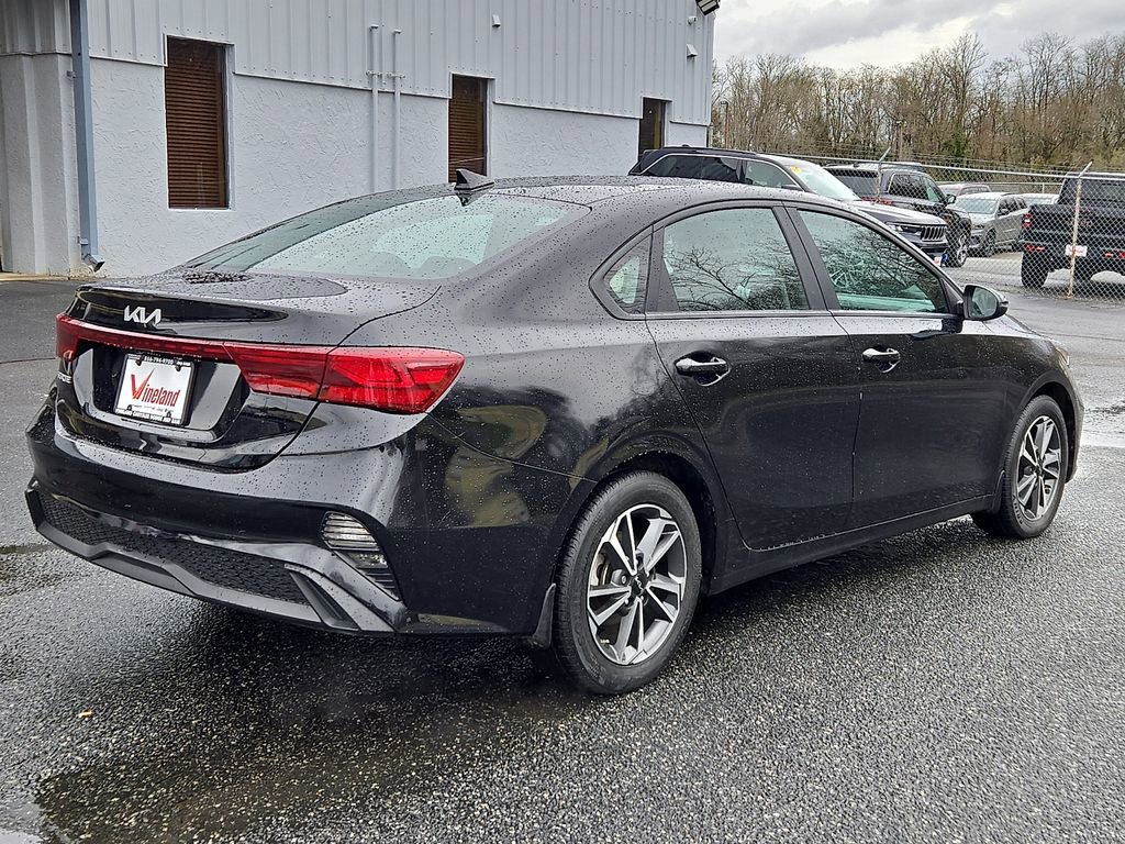 Used 2023 Kia Forte LXS w/ LXS Technology Package FWD image 6