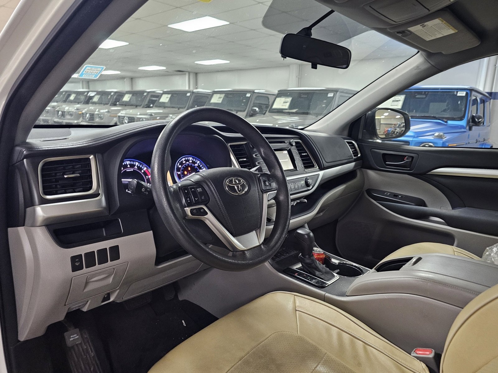 Used 2015 Toyota Highlander LE image 5