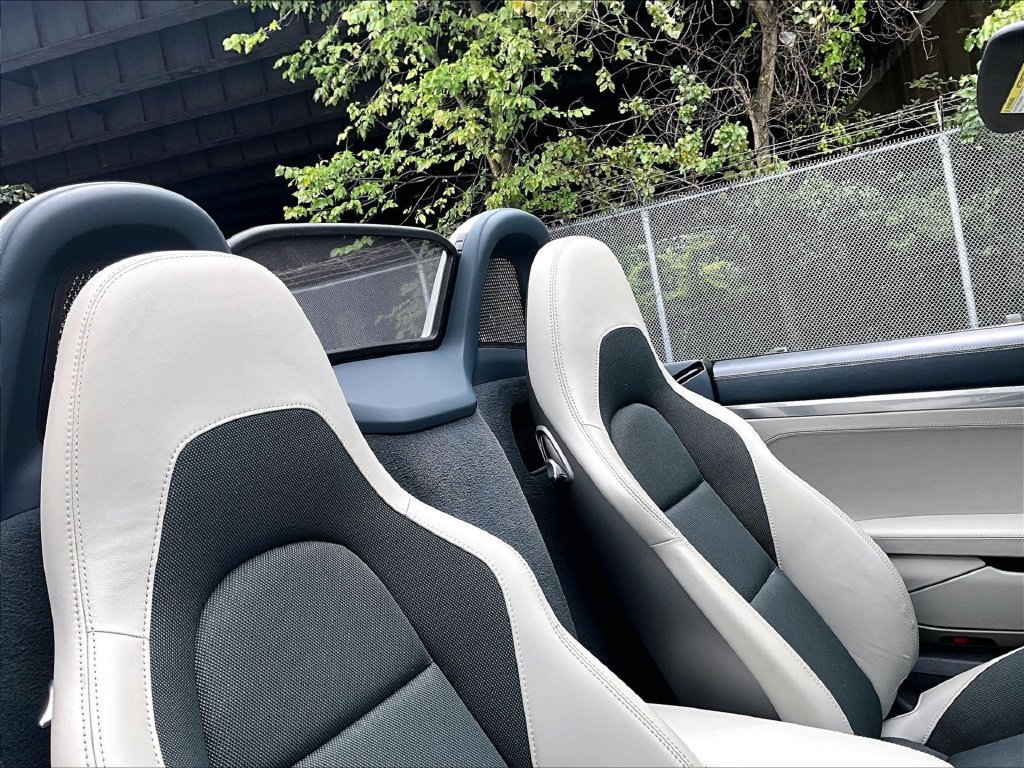 Used 2019 Porsche 718 Boxster RWD image 25