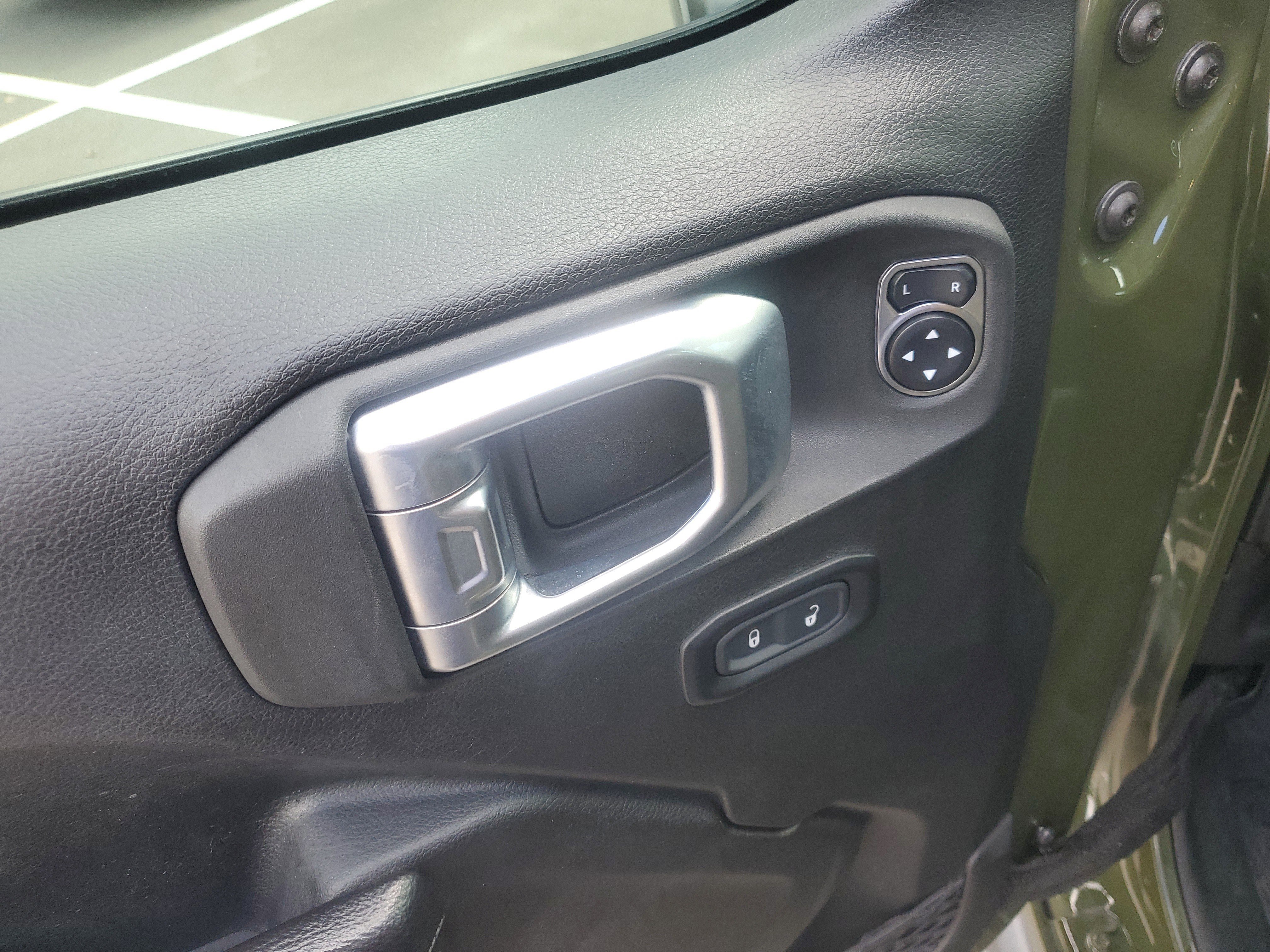 Used 2023 Jeep Gladiator Mojave w/ Cold Weather Group AWD/4WD image 9
