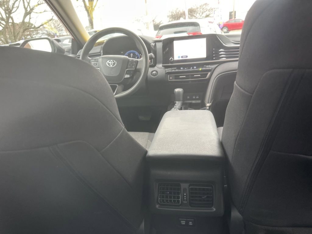 Used 2025 Toyota Camry LE image 35
