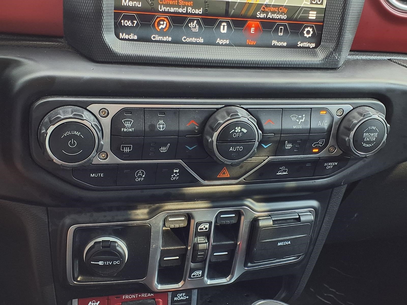 Used 2023 Jeep Gladiator Rubicon w/ Cold Weather Group AWD/4WD image 18