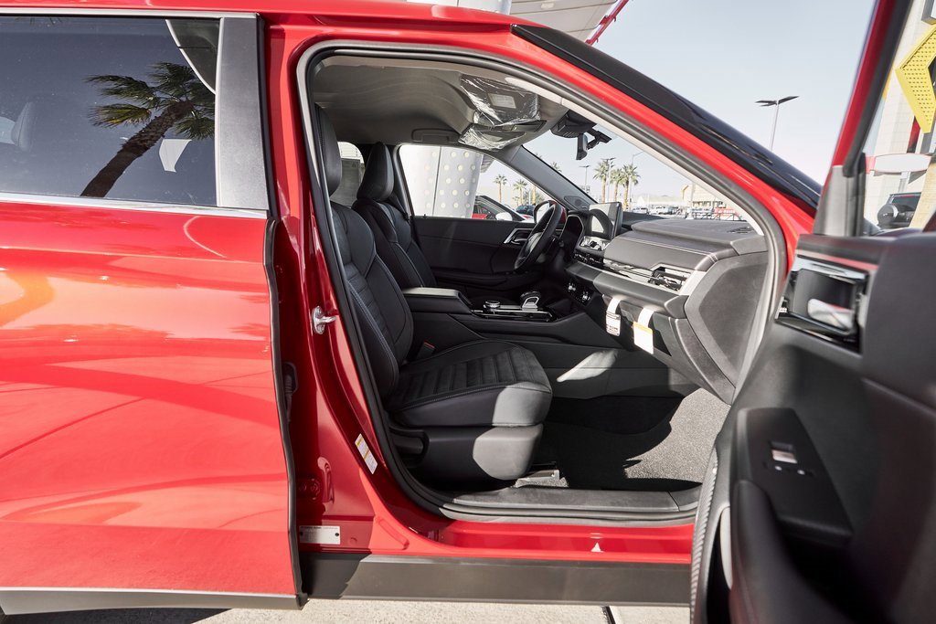 New 2025 Mitsubishi Outlander SE image 12