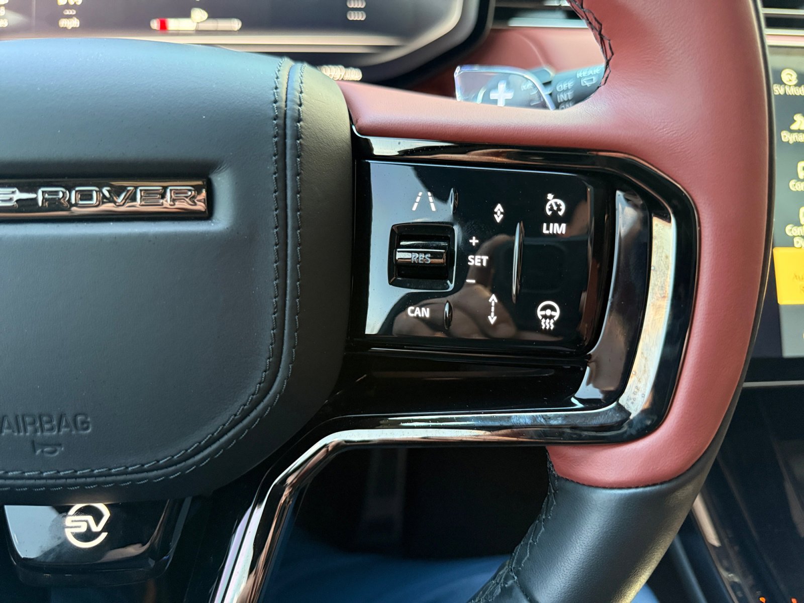 Used 2024 Land Rover Range Rover Sport AWD/4WD image 30