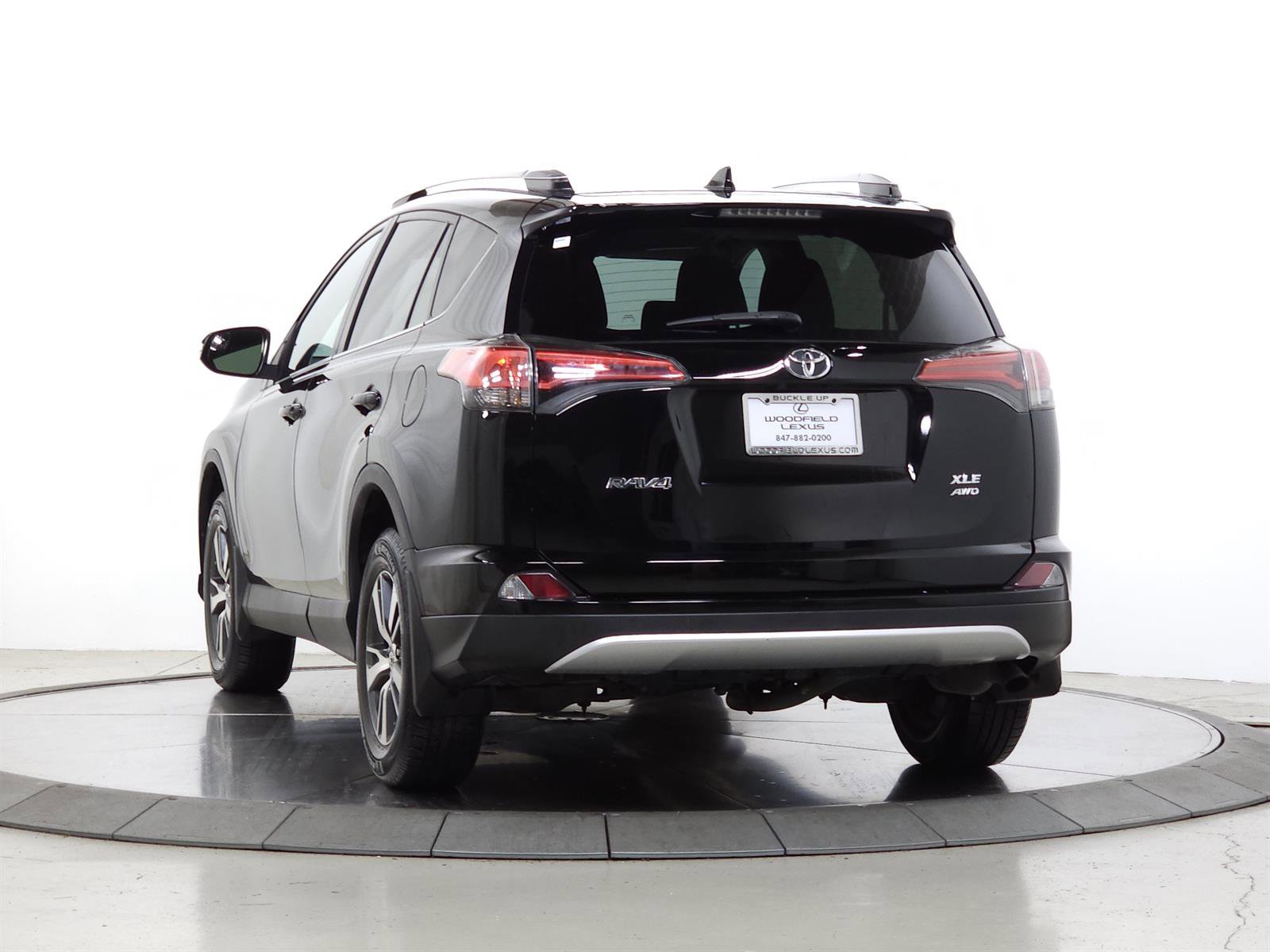Used 2016 Toyota RAV4 XLE AWD/4WD image 5