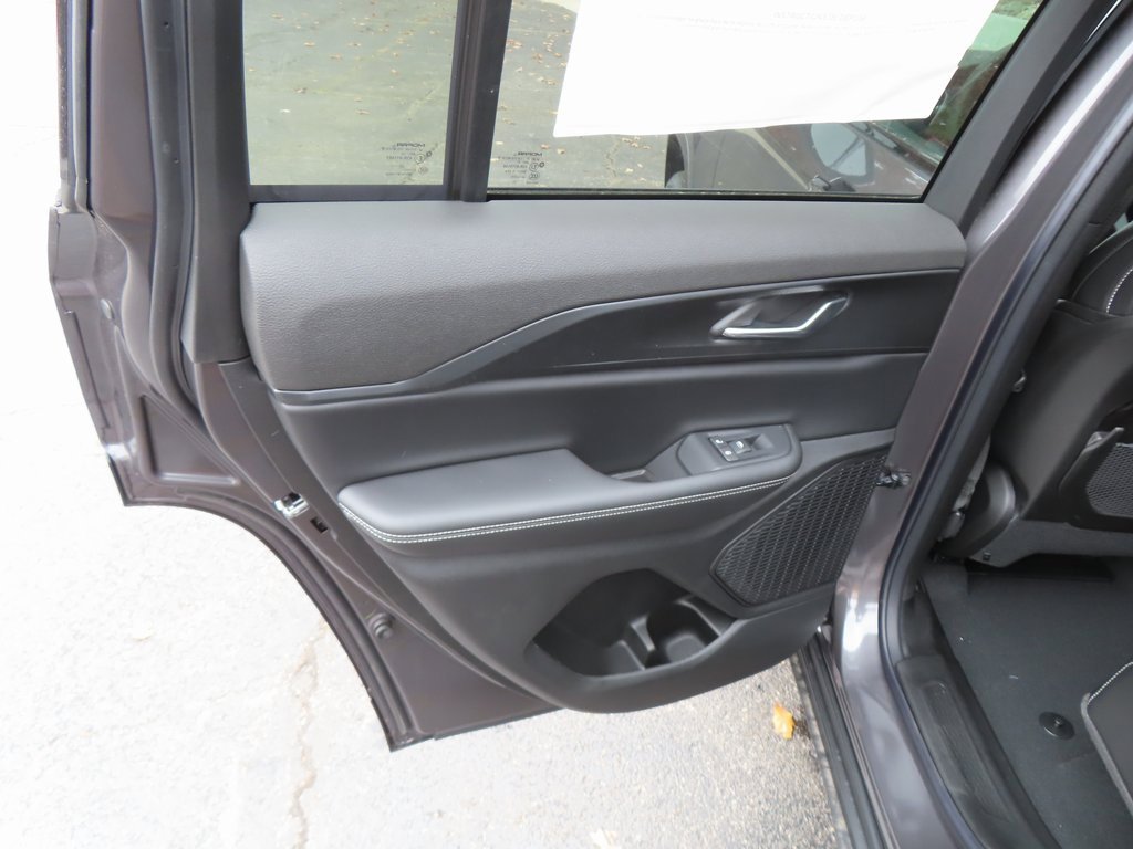 New 2025 Jeep Grand Cherokee Altitude image 23