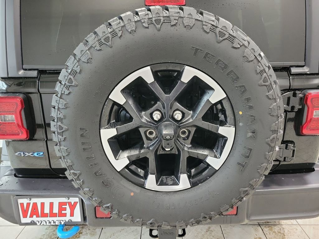 Used 2024 Jeep Wrangler Unlimited Rubicon 4xe image 17