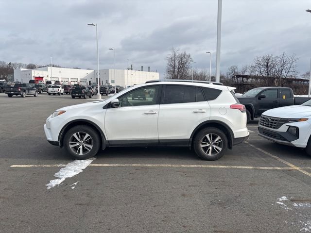 Used 2018 Toyota RAV4 XLE image 2