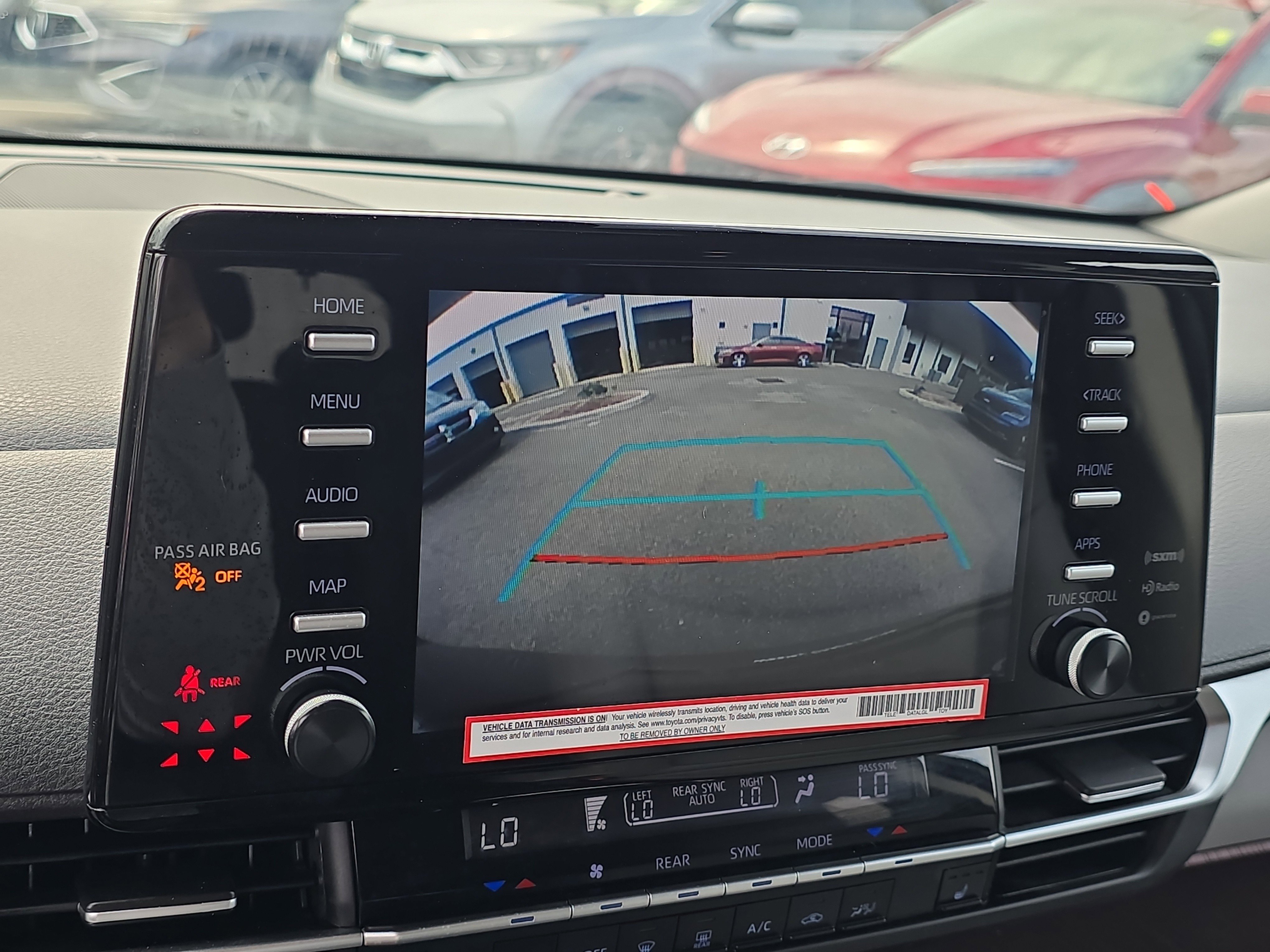 Used 2022 Toyota Sienna XLE FWD image 26