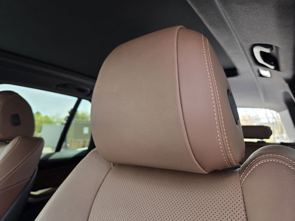 Used 2022 BMW X5 xDrive40i w/ Premium Package image 16