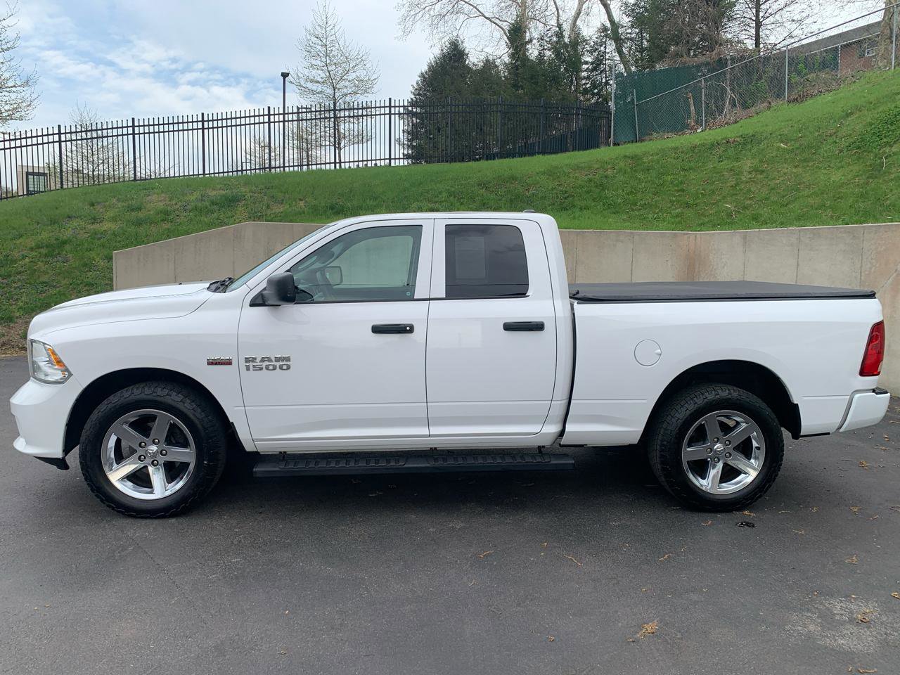 Used 2018 RAM 1500 Express w/ Express Value Package AWD/4WD image 2