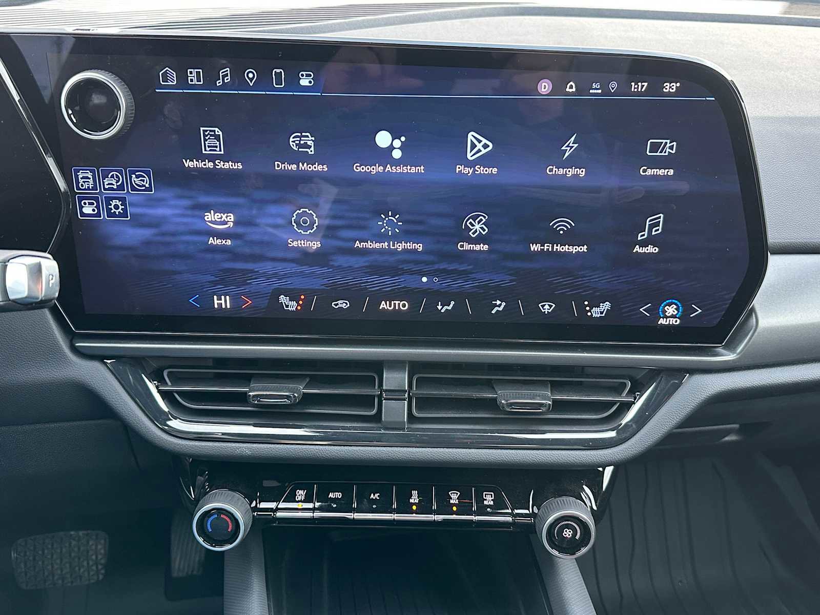 Used 2024 Chevrolet Equinox EV RS image 25