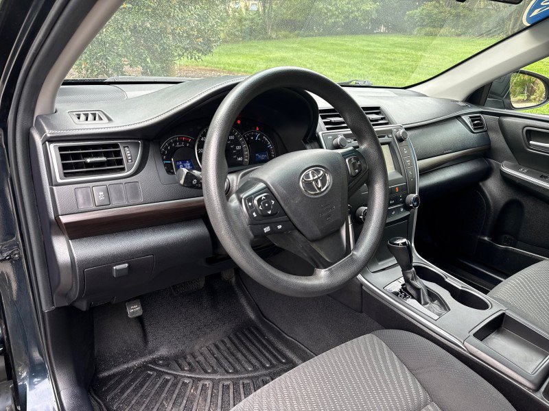 Used 2015 Toyota Camry LE FWD image 16