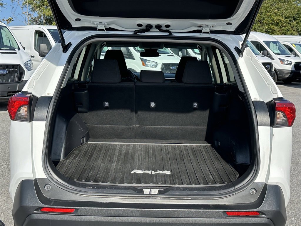 Used 2019 Toyota RAV4 LE image 28