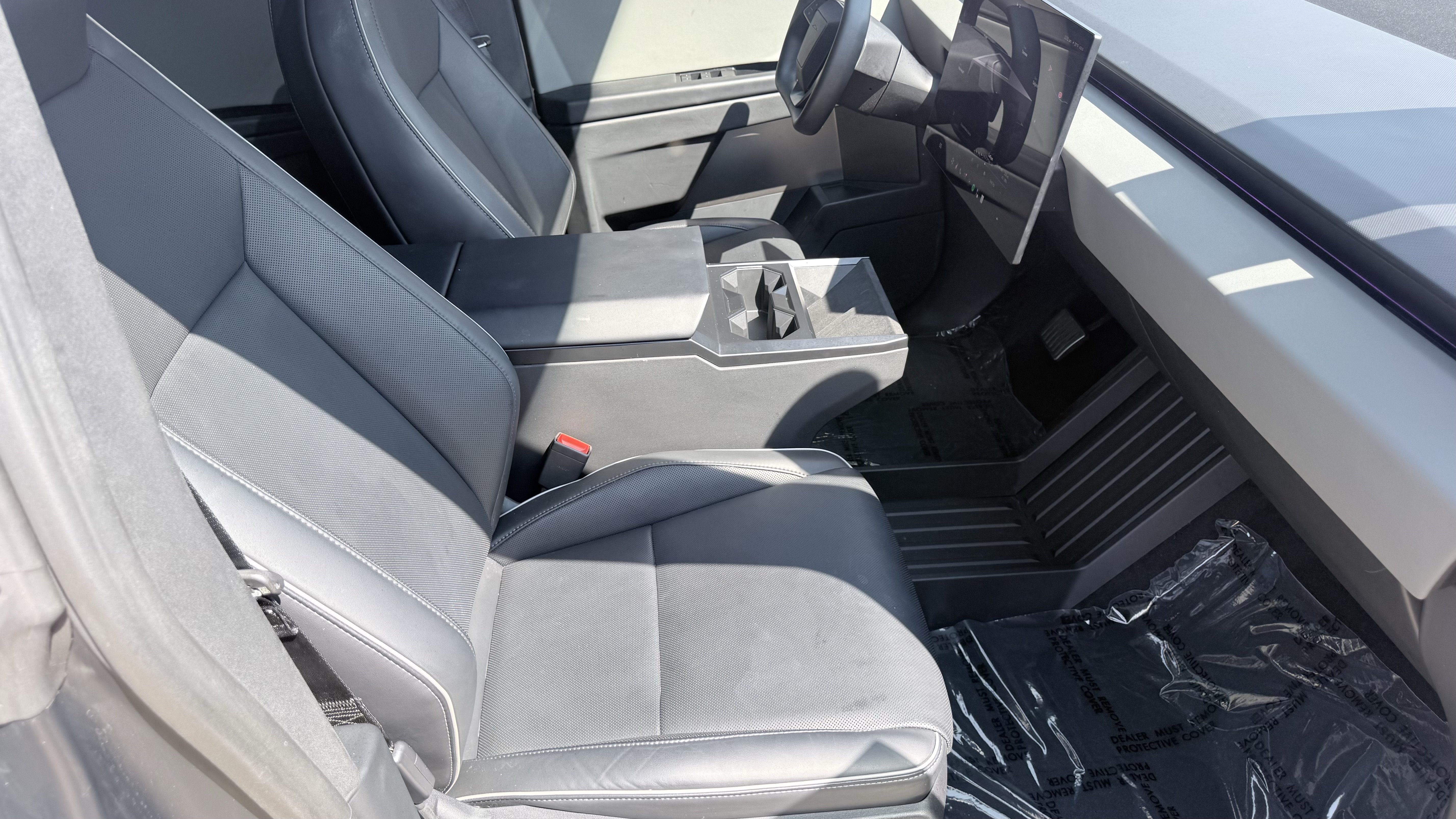Used 2025 Tesla Cybertruck AWD Crew Cab image 48
