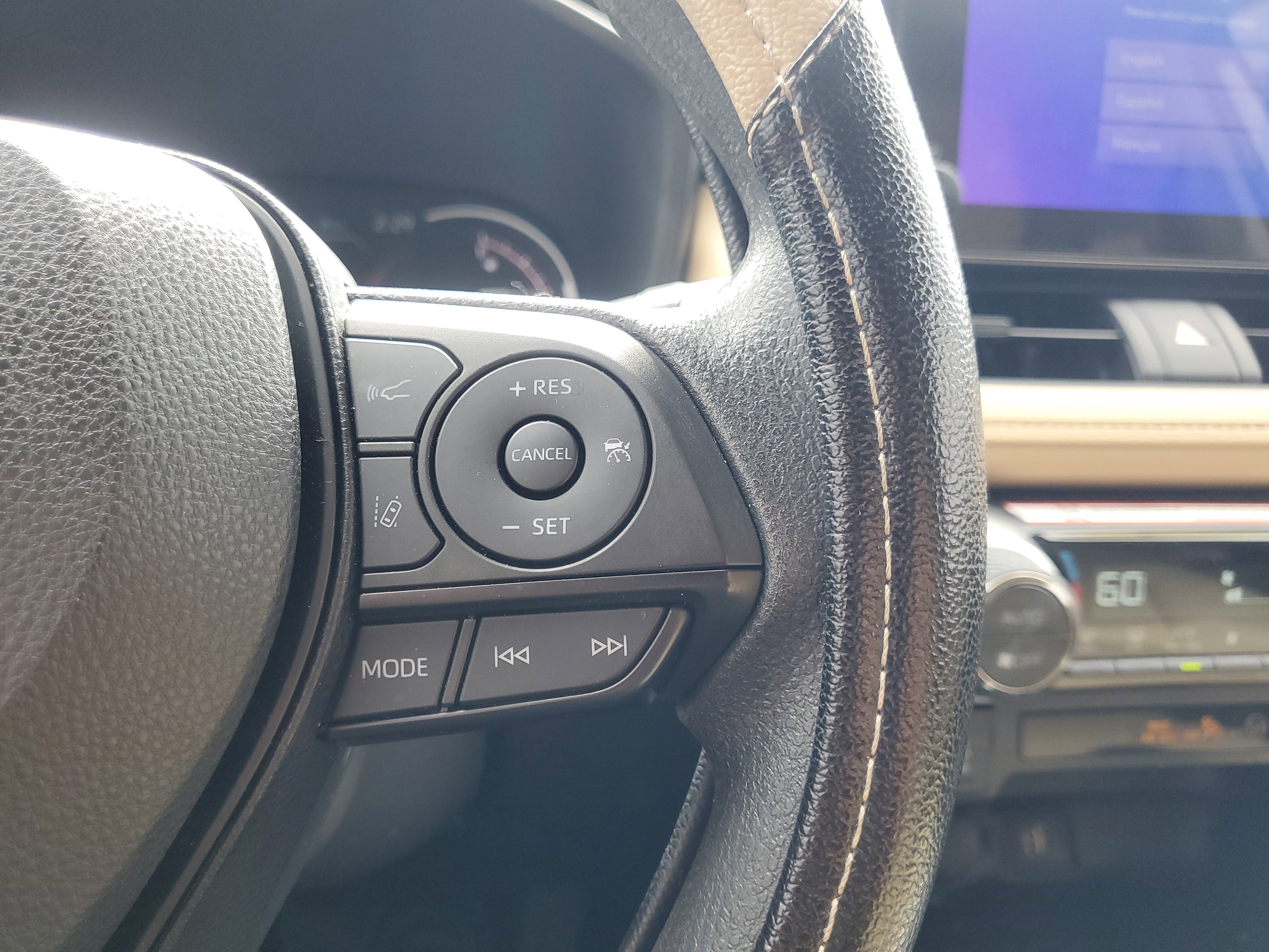 Used 2025 Toyota RAV4 XLE image 22