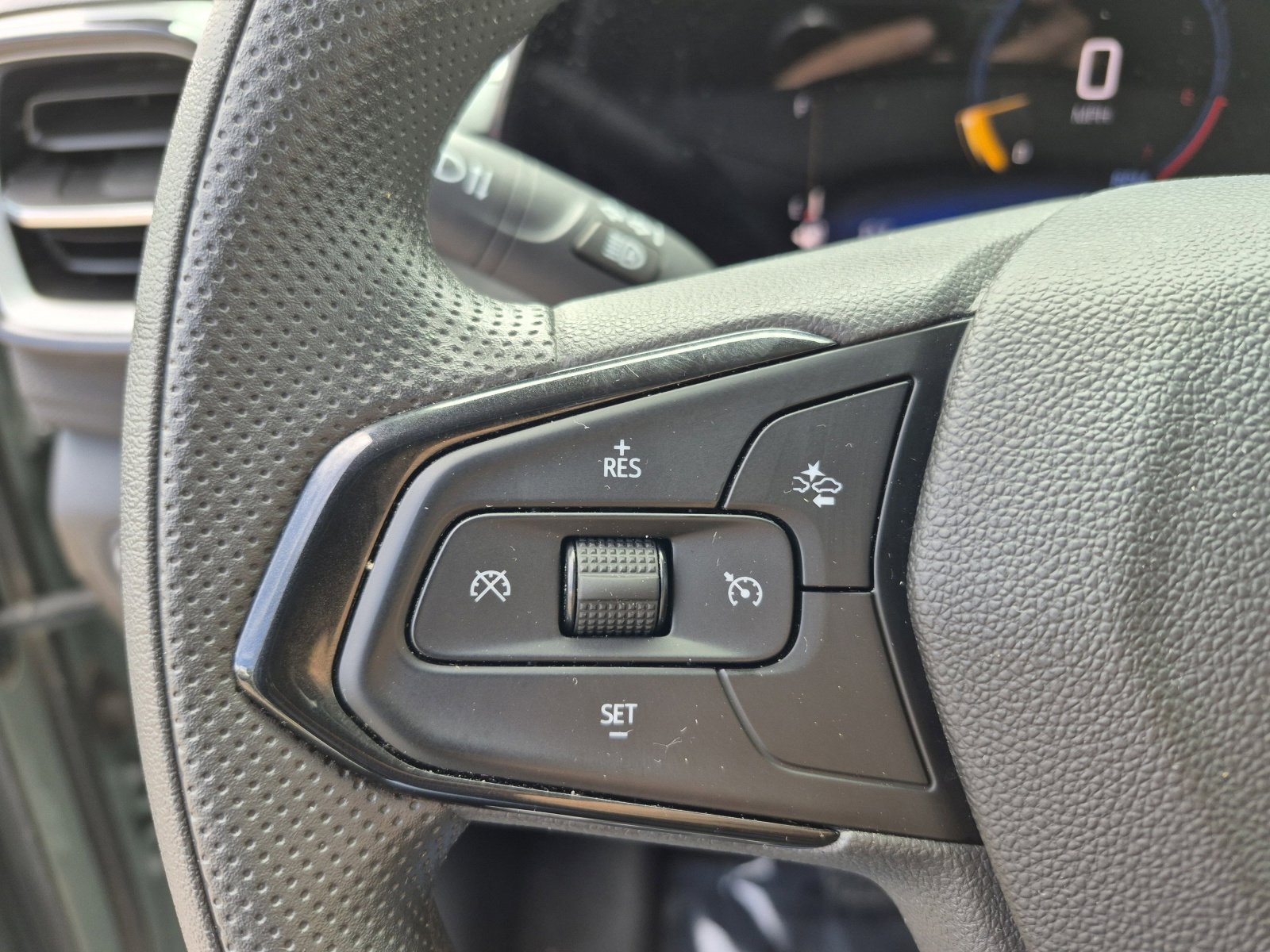 Used 2025 Chevrolet TrailBlazer LS w/ LS Convenience Package FWD image 27