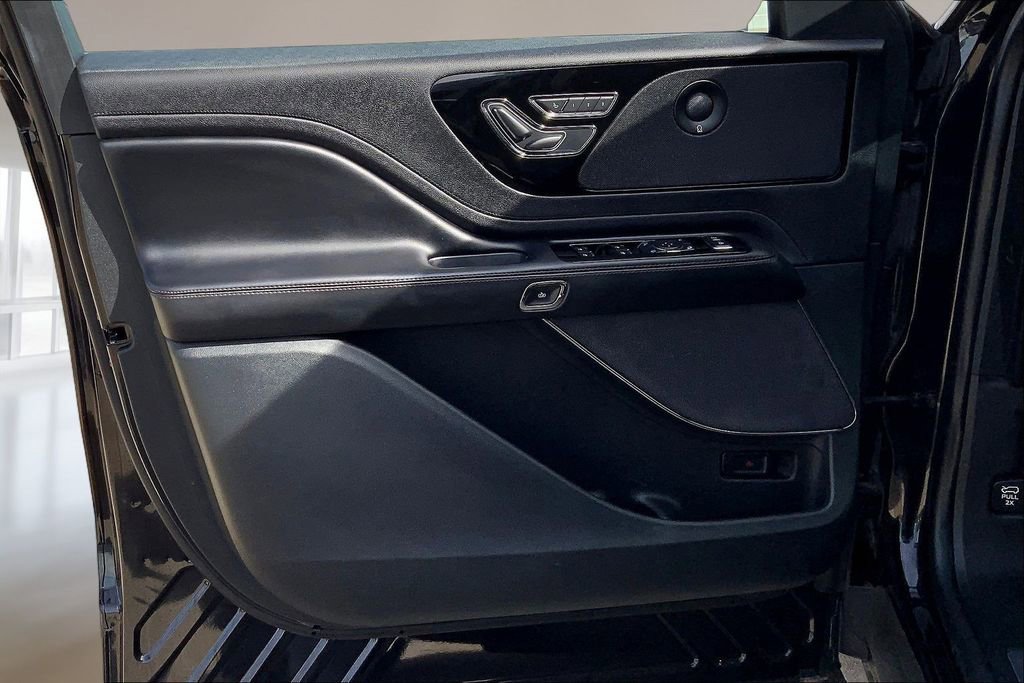 Used 2023 Lincoln Aviator Reserve w/ Equipment Group 201A image 21