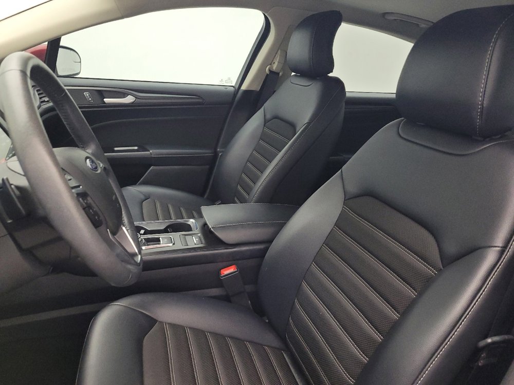 Used 2018 Ford Fusion SE w/ Equipment Group 201A image 17