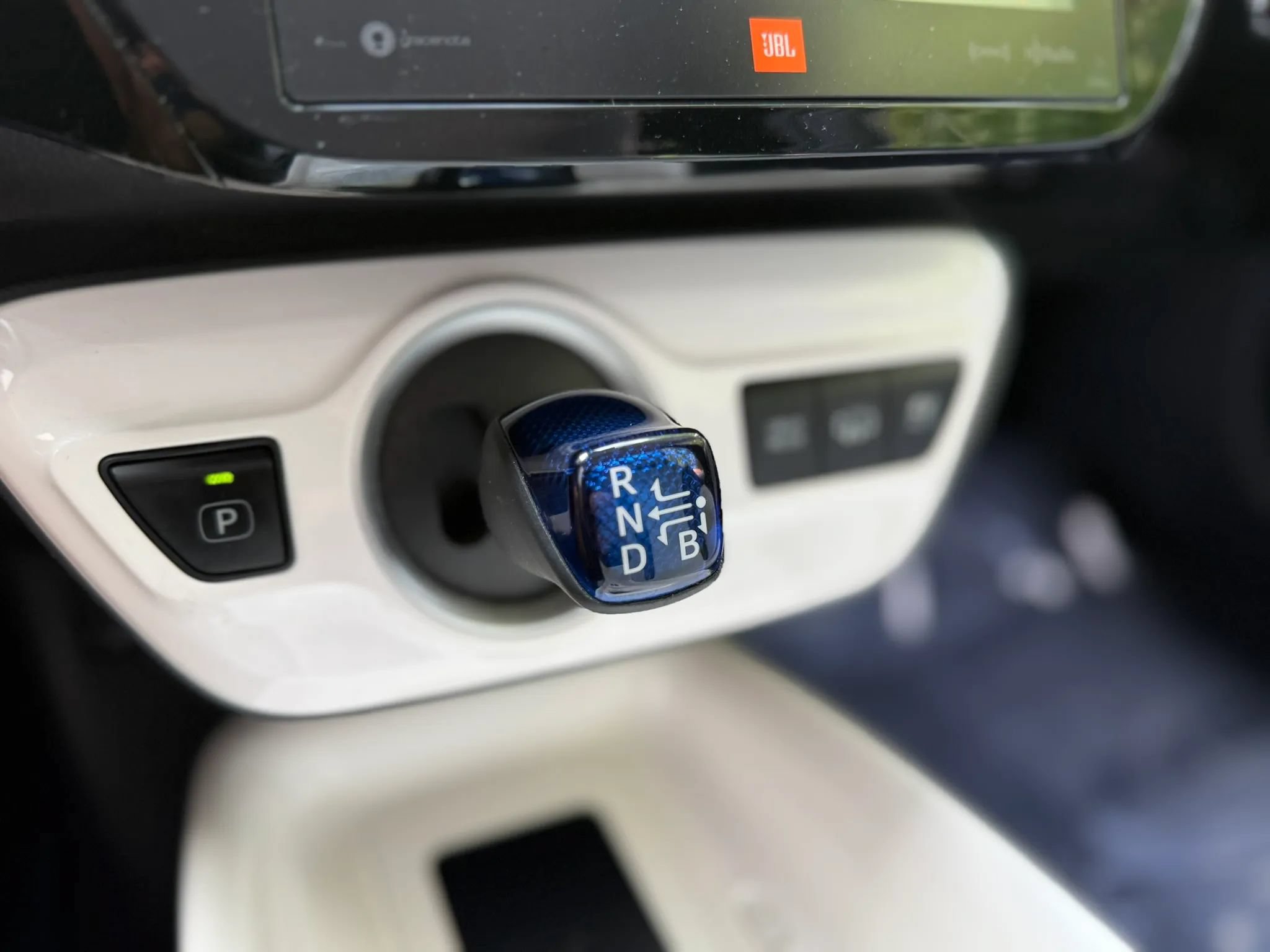 Used 2017 Toyota Prius Prime Advanced FWD image 23
