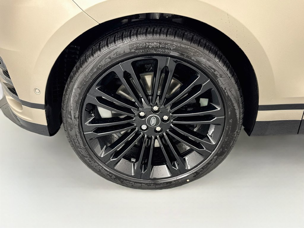 New 2026 Land Rover Range Rover Velar Belgravia AWD/4WD image 32
