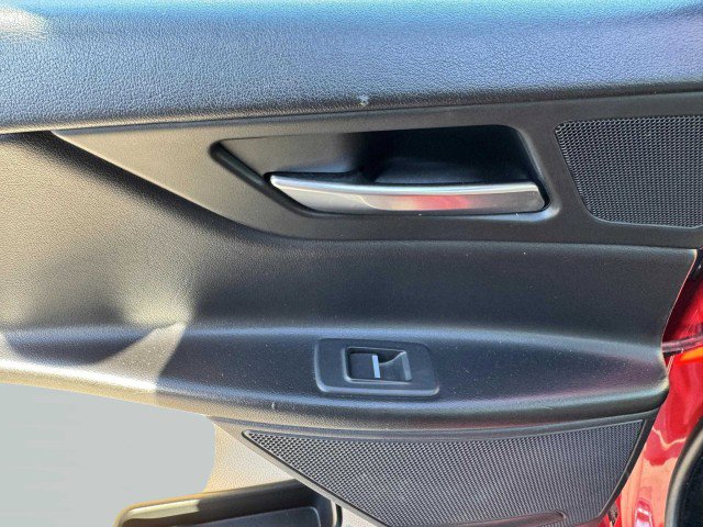 Used 2019 Jaguar XE Premium image 35