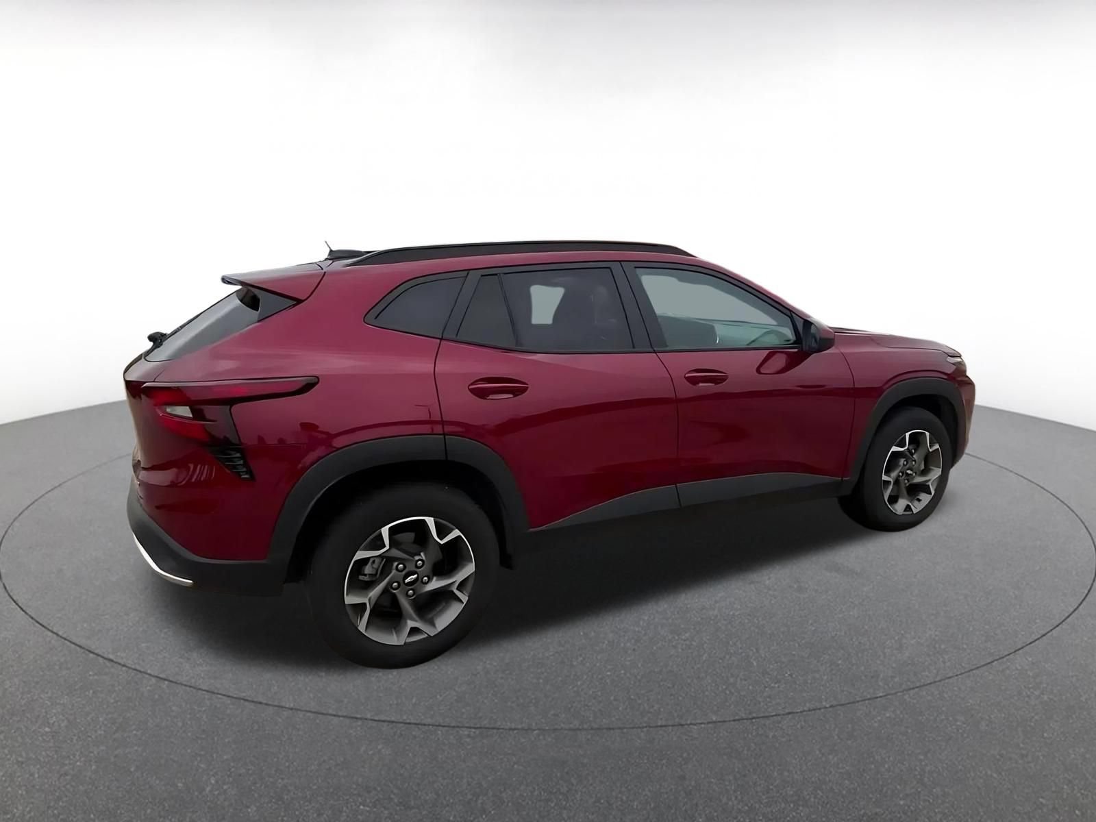 Used 2025 Chevrolet Trax LT FWD image 14