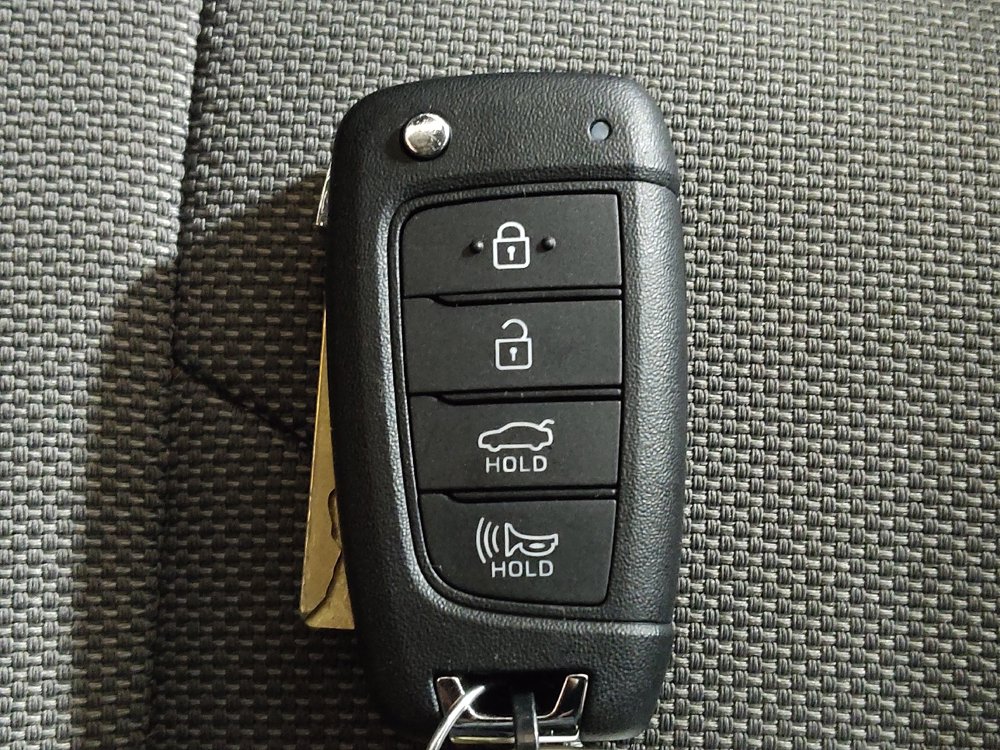 Used 2024 Hyundai Elantra SE FWD image 32