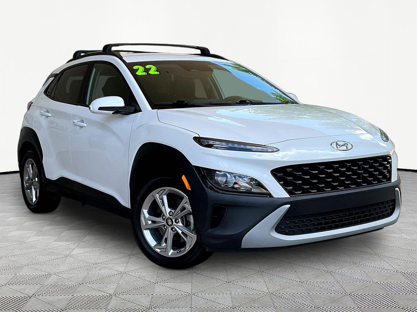Used 2022 Hyundai Kona SEL w/ Cargo Package AWD/4WD image 3