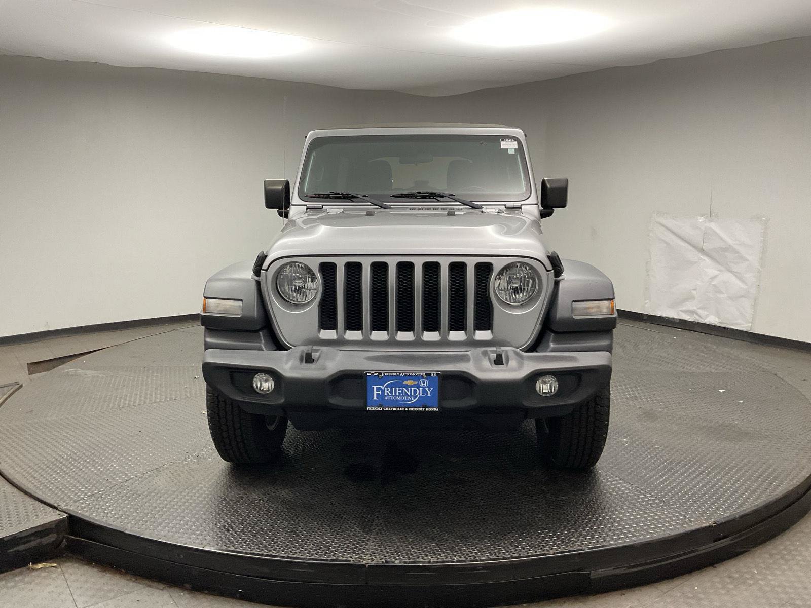 Used 2018 Jeep Wrangler Unlimited Sport S AWD/4WD image 2