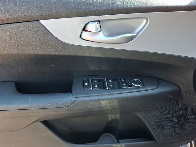 Used 2023 Kia Forte LXS image 12