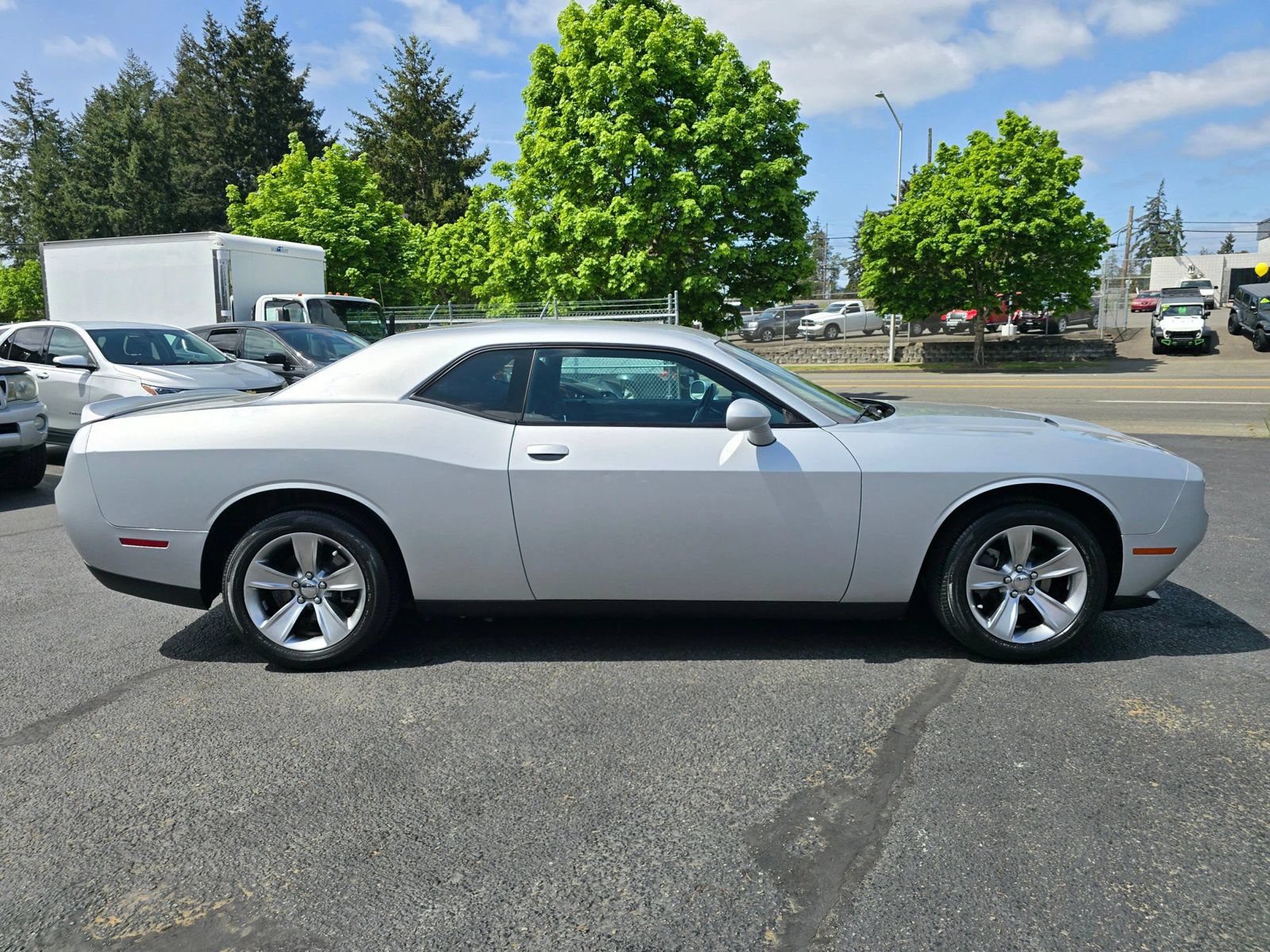Used 2020 Dodge Challenger SXT RWD image 7