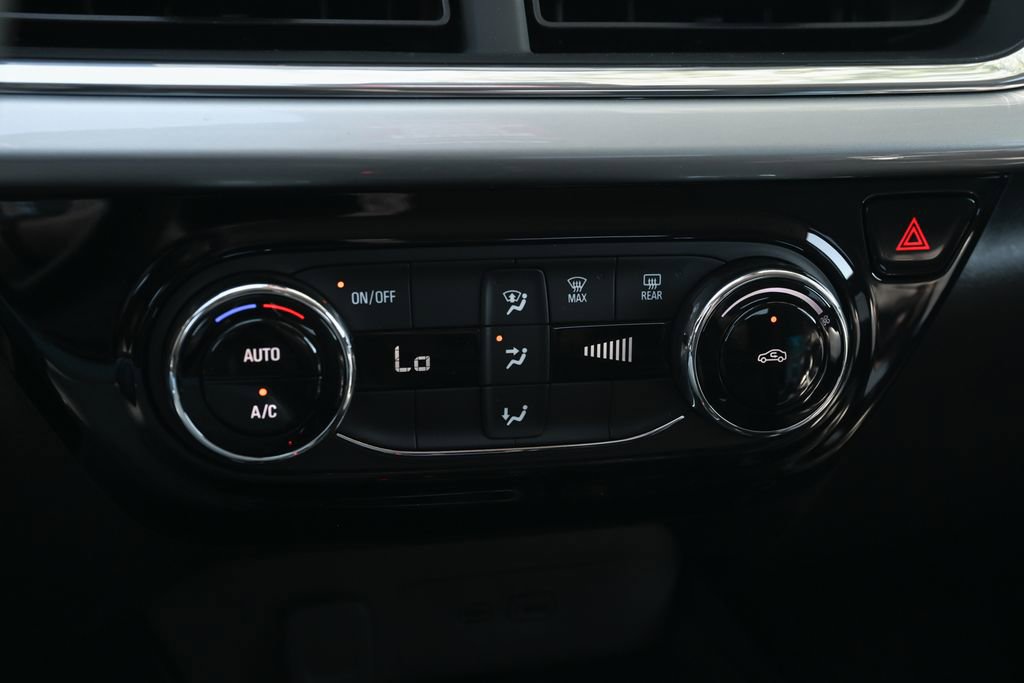 New 2026 Chevrolet Trax LT w/ LPO, Blackout Package FWD image 25