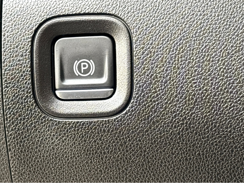 Used 2020 Chevrolet Silverado 1500 LT w/ All-Star Edition image 32